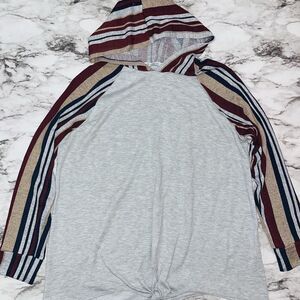 Veveret Long Sleeve Hooded Sweatshirt Tie Front Raglan Sleeves Grey Women M